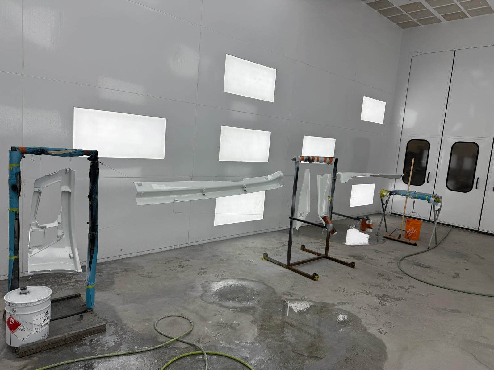 volvo_truck-project-YourCarBodyshop (9) Pressure washing a truck