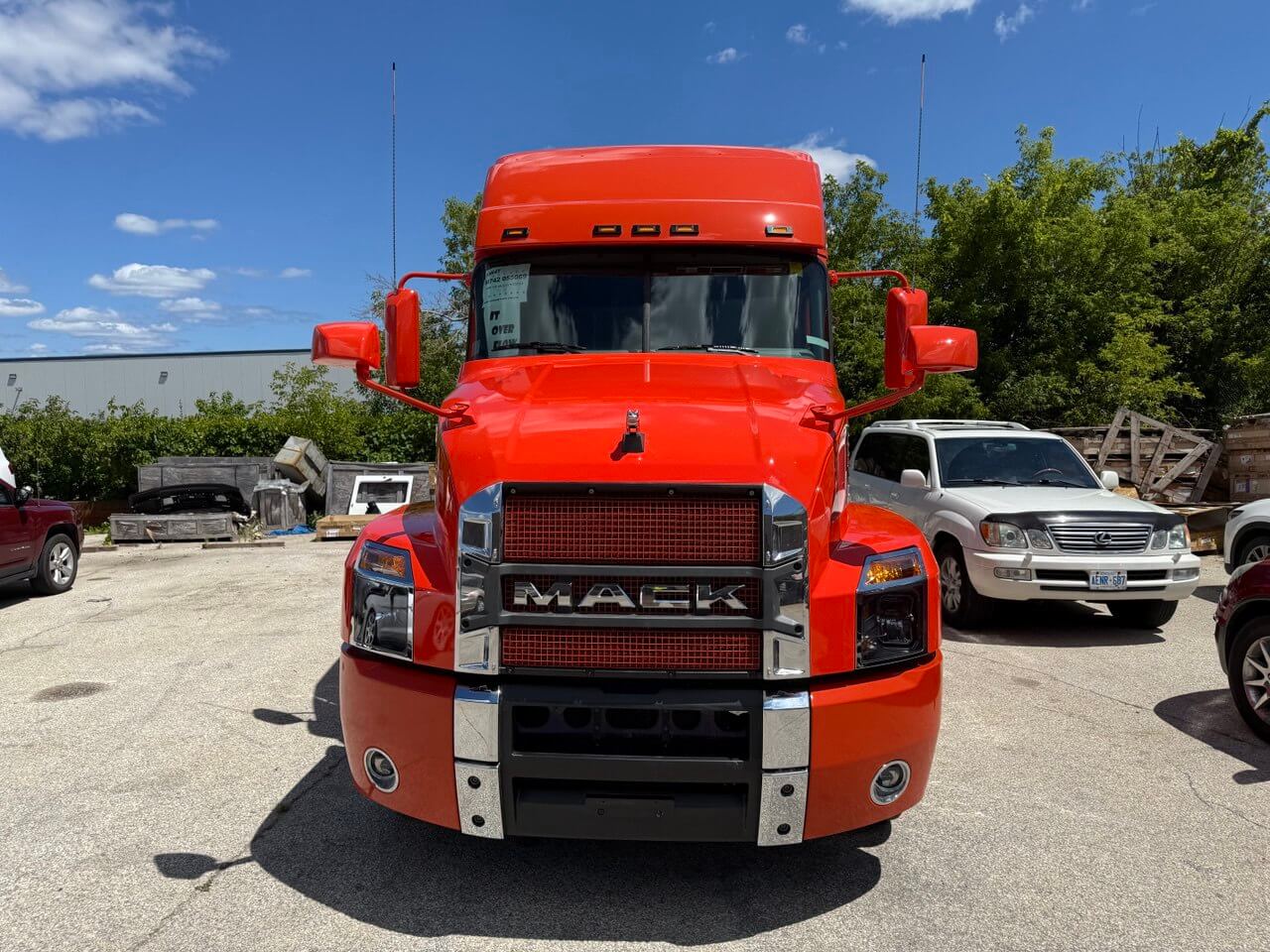 mack-orange-metalic-2025